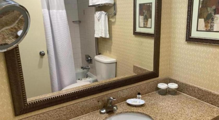 Radisson Hotel Austin - University Экстерьер фото