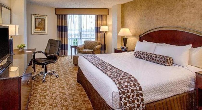 Radisson Hotel Austin - University Экстерьер фото